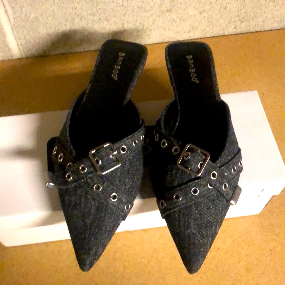 Size 8 Women’s bamboo sandals